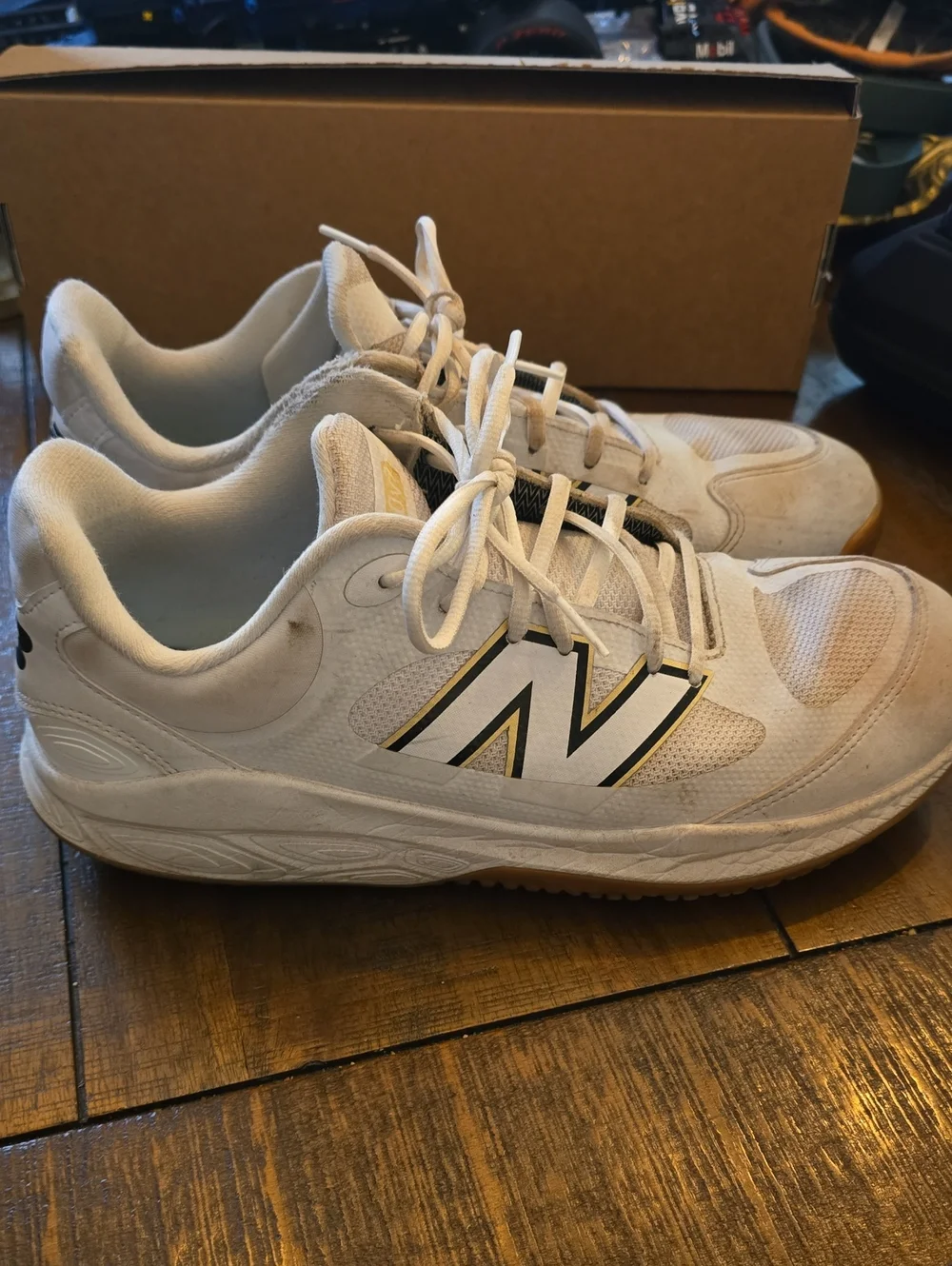 New Balance Men’s White Baseball Turf Shoes